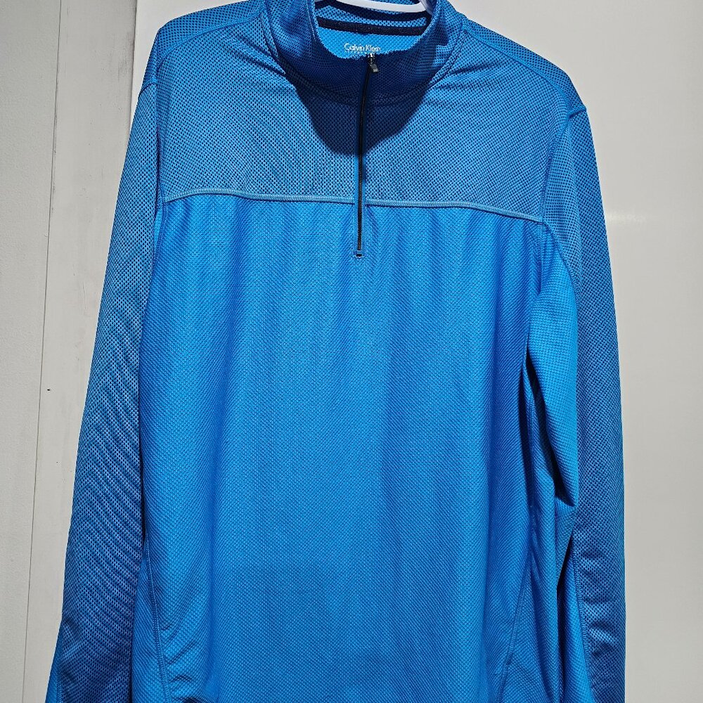 Calvin Klein Women Sweater Size Medium, Blue